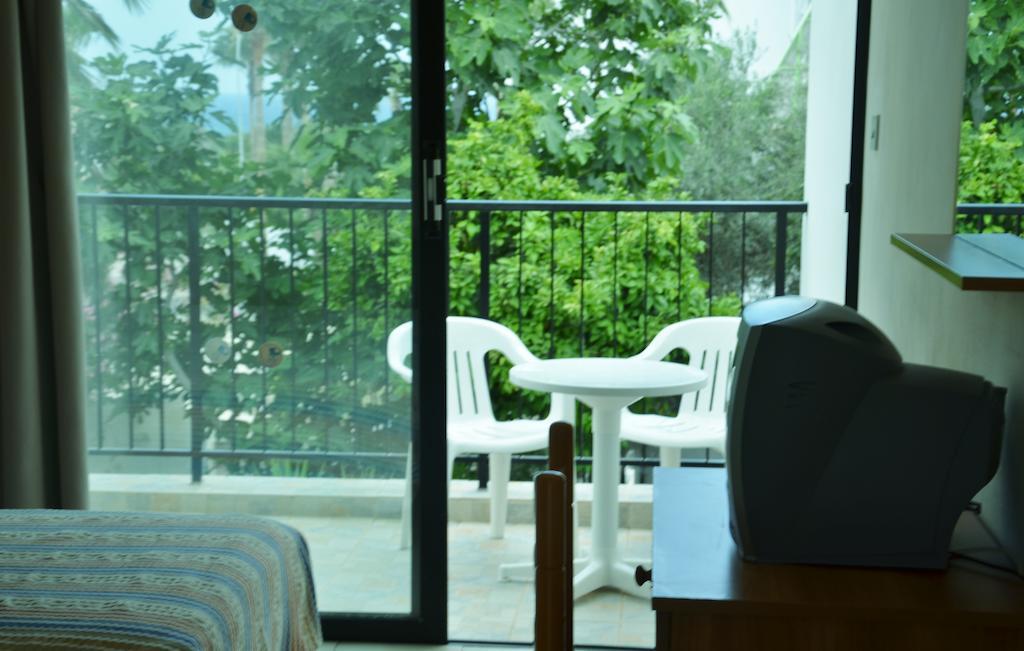 Kkaras Hotel 3 Star アヤナパ エクステリア 写真