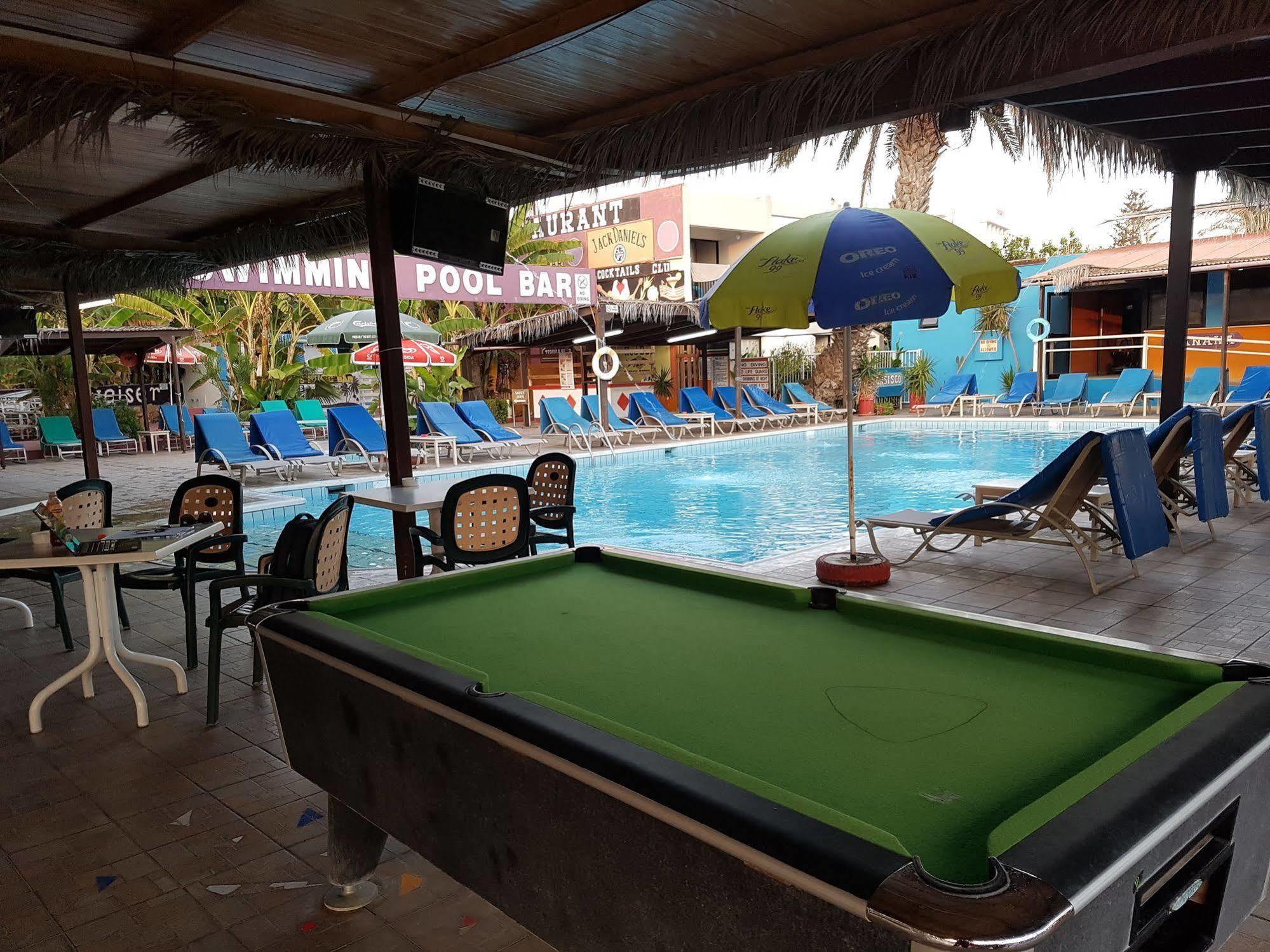 Kkaras Hotel 3 Star アヤナパ エクステリア 写真