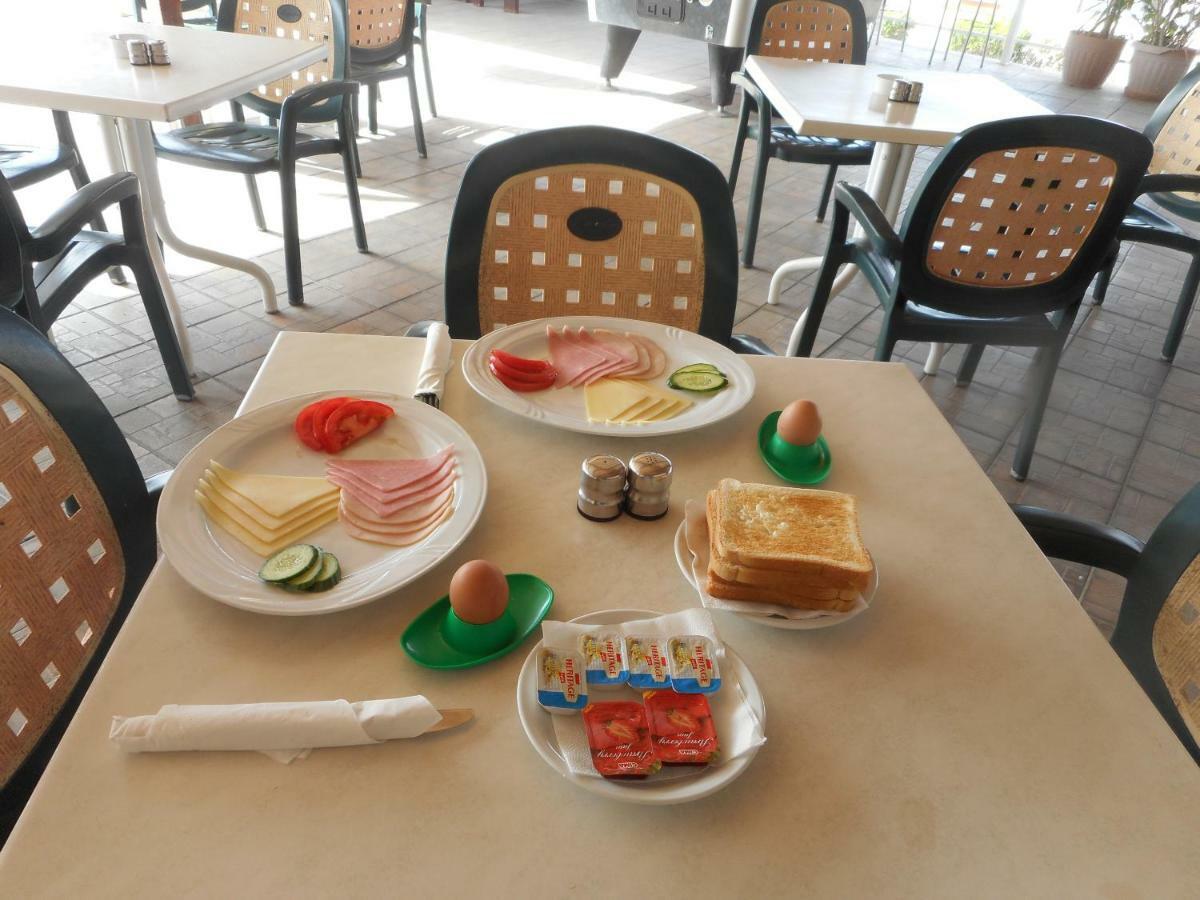 Kkaras Hotel 3 Star アヤナパ エクステリア 写真
